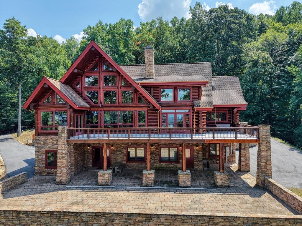 Blairsville, Georgia, 30512, United States, 4 Bedrooms Bedrooms, ,6 BathroomsBathrooms,Residential,Active,1934771