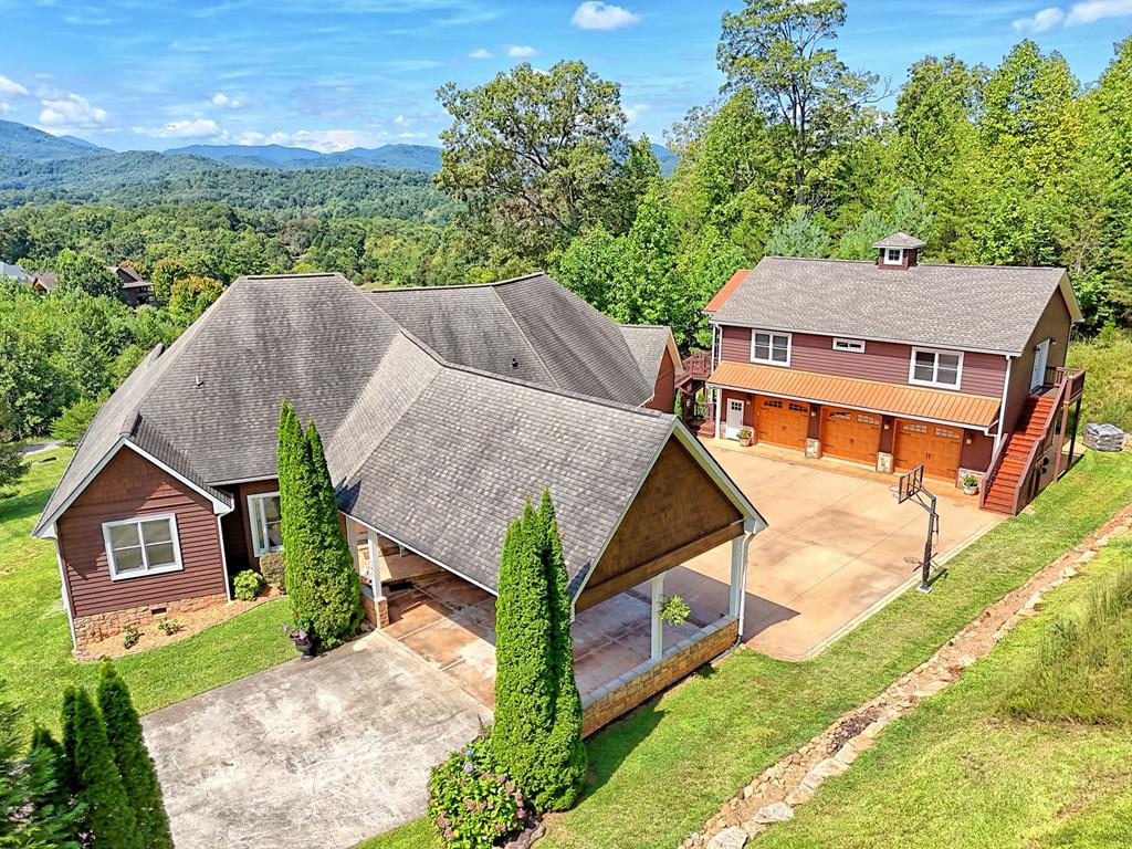 Franklin, North Carolina, 28734, United States, 3 Bedrooms Bedrooms, ,4 BathroomsBathrooms,Residential,Active,1945078