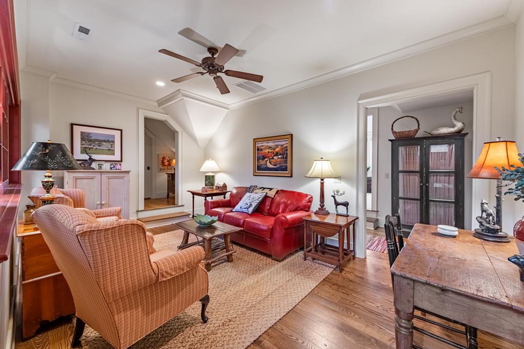 Murphy, North Carolina, 28906, United States, 5 Bedrooms Bedrooms, ,6 BathroomsBathrooms,Residential,Active,2000202