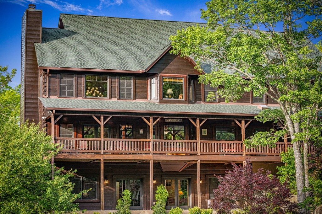 Brasstown, North Carolina, 28902, United States, 4 Bedrooms Bedrooms, ,5 BathroomsBathrooms,Residential,Active,1810516