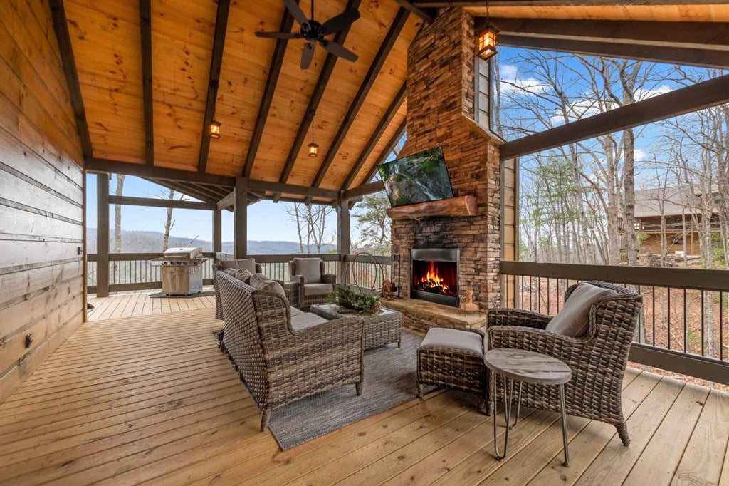 Blue Ridge, Georgia, 30513, United States, 4 Bedrooms Bedrooms, ,4 BathroomsBathrooms,Residential,Active,1965858