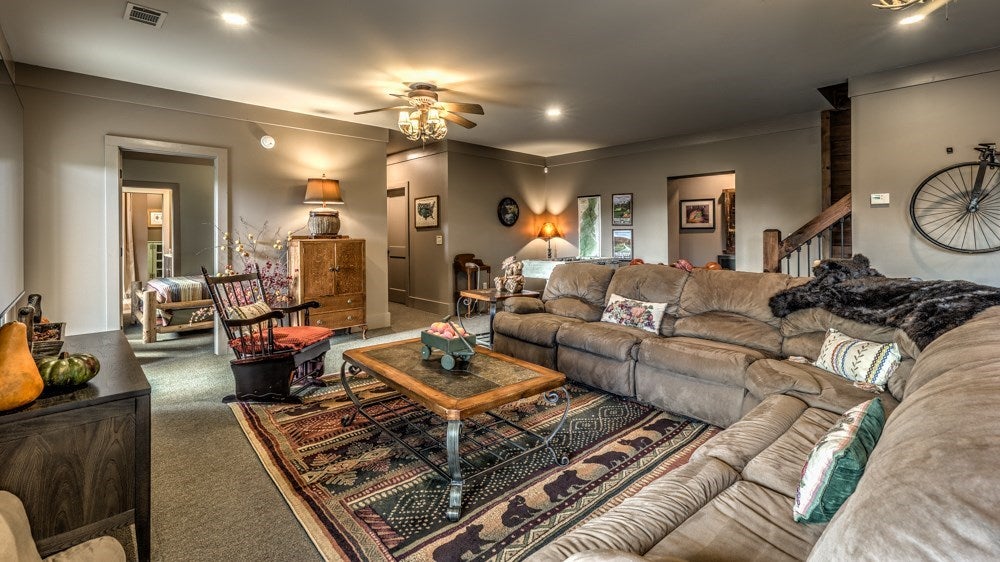 Ellijay, Georgia, 30536, United States, 6 Bedrooms Bedrooms, ,5 BathroomsBathrooms,Residential,Active,1929800