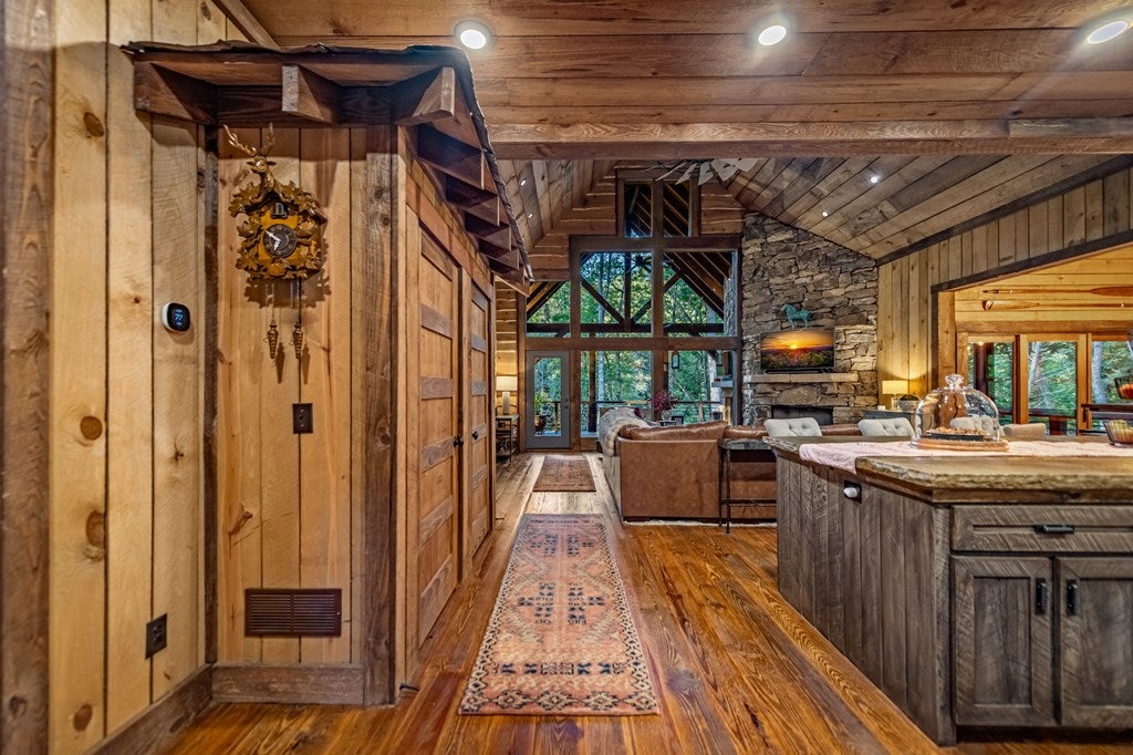 Blue Ridge, Georgia, 30513, United States, 3 Bedrooms Bedrooms, ,5 BathroomsBathrooms,Residential,Active,2007011