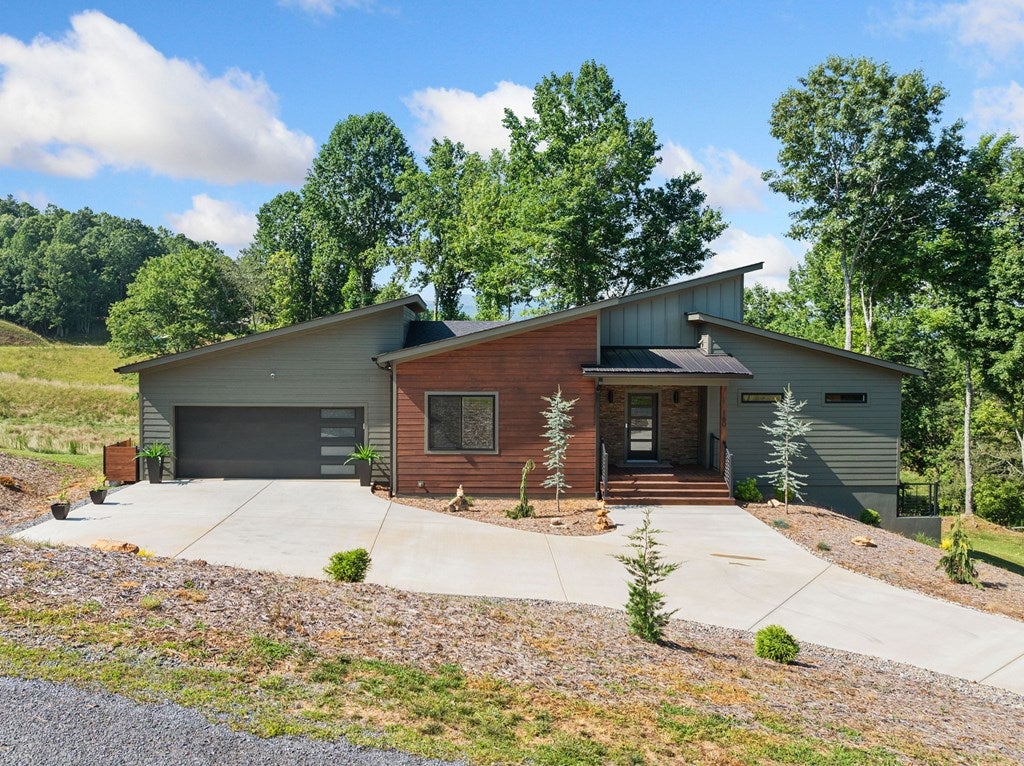 Morganton, Georgia, 30560, United States, 4 Bedrooms Bedrooms, ,4 BathroomsBathrooms,Residential,Active,1920223