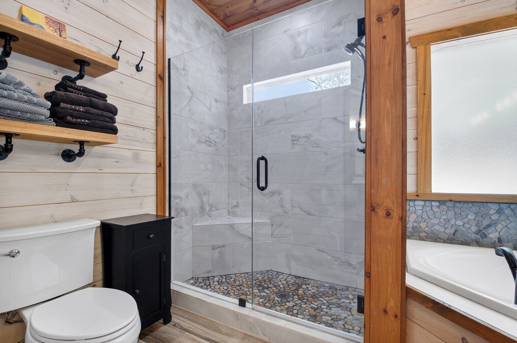 Morganton, Georgia, 30560, United States, 4 Bedrooms Bedrooms, ,4 BathroomsBathrooms,Residential,Active,1844261