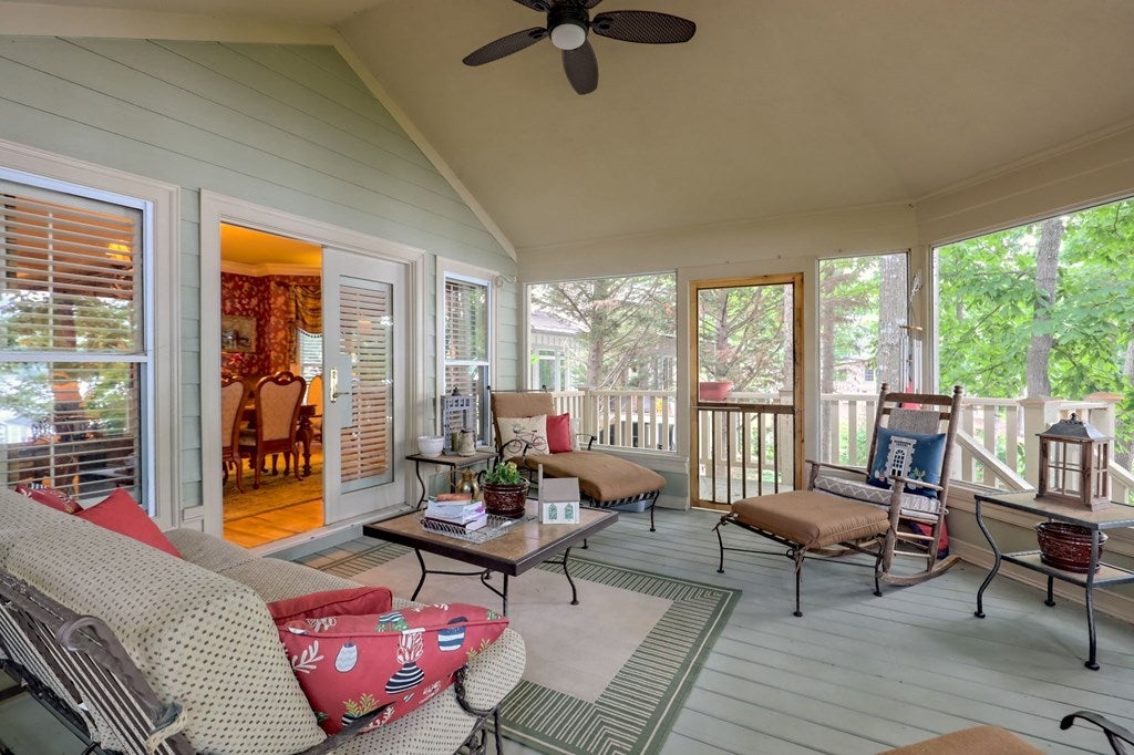 Hiawassee, Georgia, 30546, United States, 4 Bedrooms Bedrooms, ,5 BathroomsBathrooms,Residential,Active,1741595