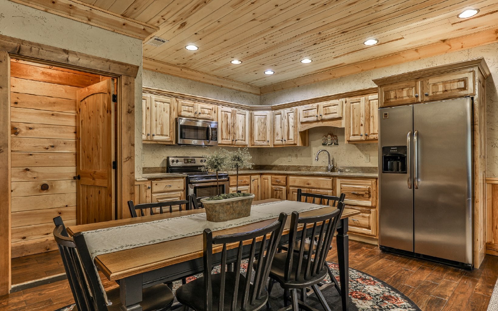 Talking Rock, Georgia, 30175, United States, 5 Bedrooms Bedrooms, ,6 BathroomsBathrooms,Residential,Active,1914601