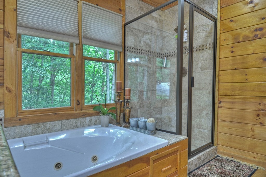 Morganton, Georgia, 30560, United States, 4 Bedrooms Bedrooms, ,6 BathroomsBathrooms,Residential,Active,1944072