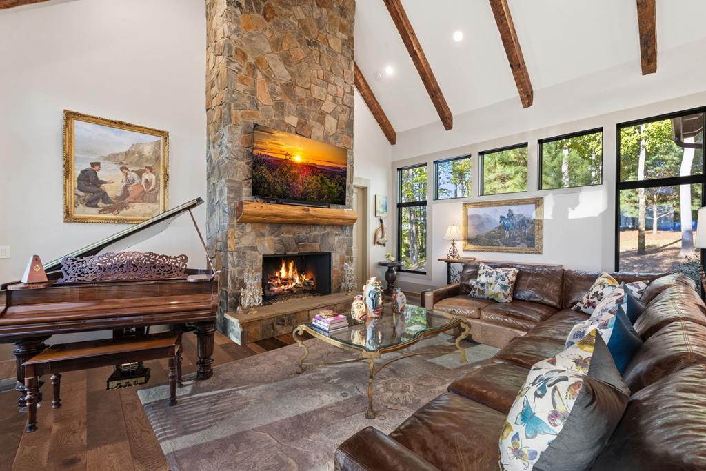 Ellijay, Georgia, 30536, United States, 3 Bedrooms Bedrooms, ,4 BathroomsBathrooms,Residential,Active,1968120