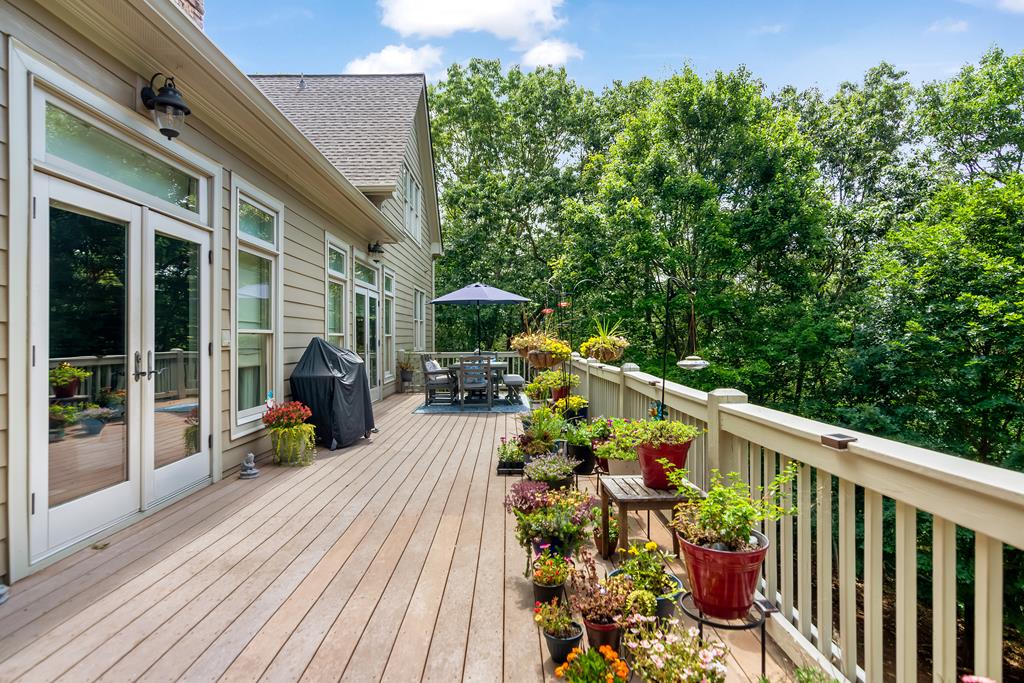 Ellijay, Georgia, 30536, United States, 6 Bedrooms Bedrooms, ,7 BathroomsBathrooms,Residential,Active,1790226