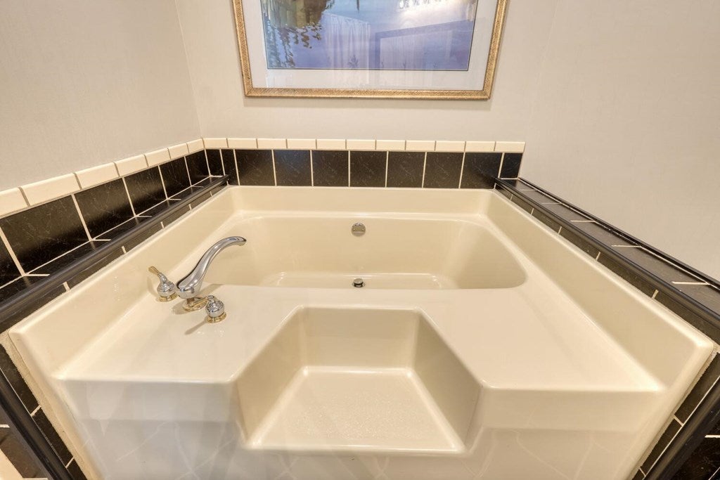 Blairsville, Georgia, 30512, United States, 4 Bedrooms Bedrooms, ,4 BathroomsBathrooms,Residential,Active,1920254