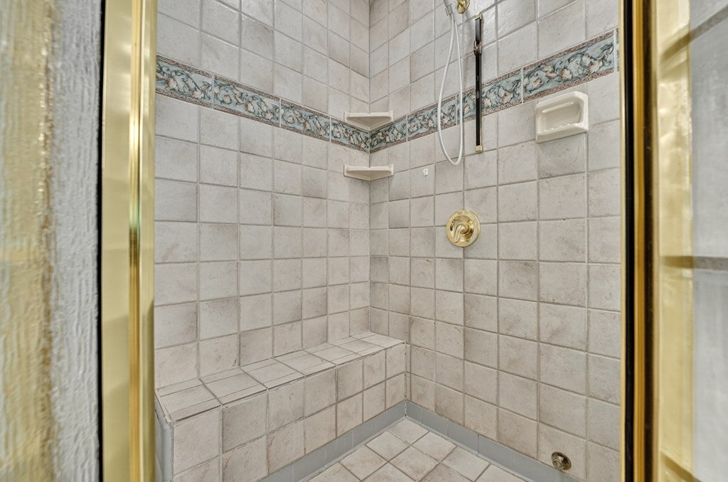 Ellijay, Georgia, 30536, United States, 3 Bedrooms Bedrooms, ,5 BathroomsBathrooms,Residential,Active,1926905
