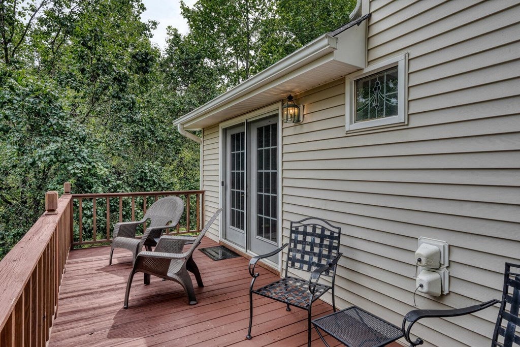 Blairsville, Georgia, 30512, United States, 4 Bedrooms Bedrooms, ,4 BathroomsBathrooms,Residential,Active,1920254