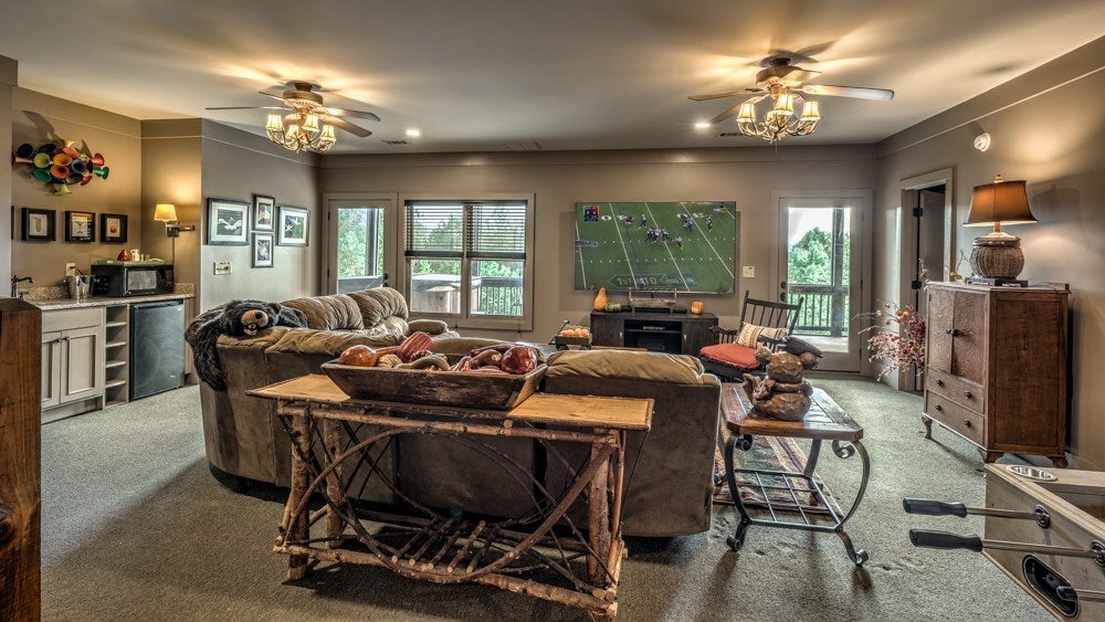 Ellijay, Georgia, 30536, United States, 6 Bedrooms Bedrooms, ,5 BathroomsBathrooms,Residential,Active,1929800