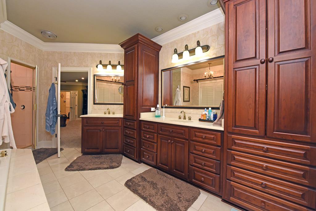 Blairsville, Georgia, 30512, United States, 5 Bedrooms Bedrooms, ,5 BathroomsBathrooms,Residential,Active,1888957