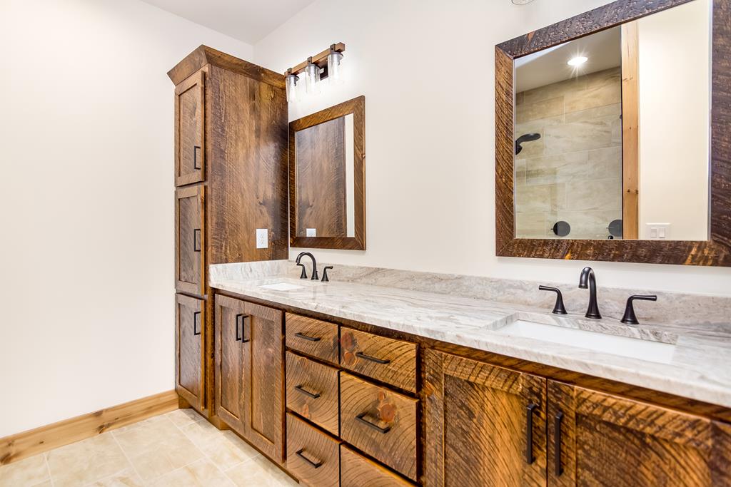 Talking Rock, Georgia, 30175, United States, 4 Bedrooms Bedrooms, ,3 BathroomsBathrooms,Residential,Active,2000224