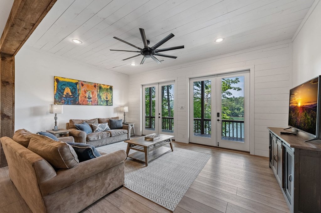 Morganton, Georgia, 30560, United States, 4 Bedrooms Bedrooms, ,3 BathroomsBathrooms,Residential,Pending,1858671