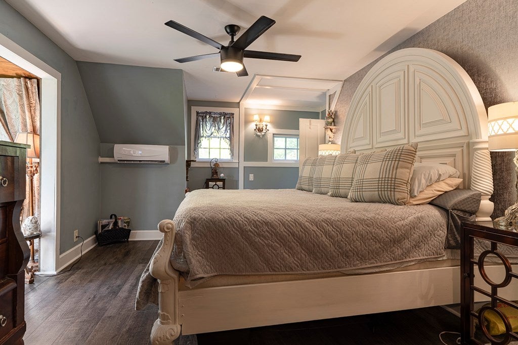 Blairsville, Georgia, 30512, United States, 5 Bedrooms Bedrooms, ,6 BathroomsBathrooms,Residential,Active,1944103