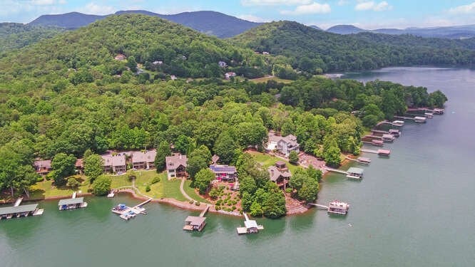 Hiawassee, Georgia, 30546, United States, 4 Bedrooms Bedrooms, ,3 BathroomsBathrooms,Residential,Active,1863263