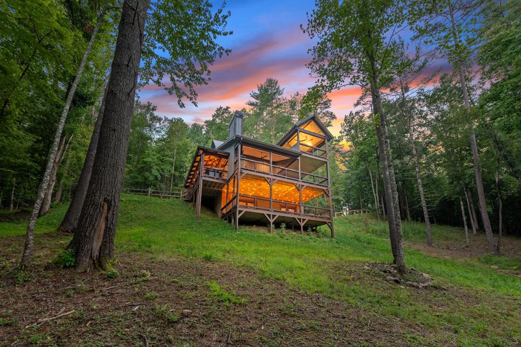Blue Ridge, Georgia, 30513, United States, 3 Bedrooms Bedrooms, ,3 BathroomsBathrooms,Residential,Active,1849502