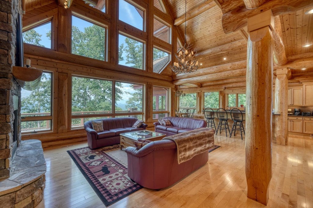 Blairsville, Georgia, 30512, United States, 4 Bedrooms Bedrooms, ,6 BathroomsBathrooms,Residential,Active,1934771