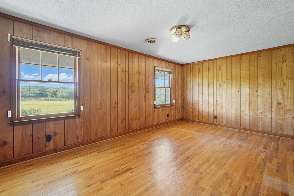 Ellijay, Georgia, 30540, United States, 4 Bedrooms Bedrooms, ,4 BathroomsBathrooms,Residential,Active,1954327