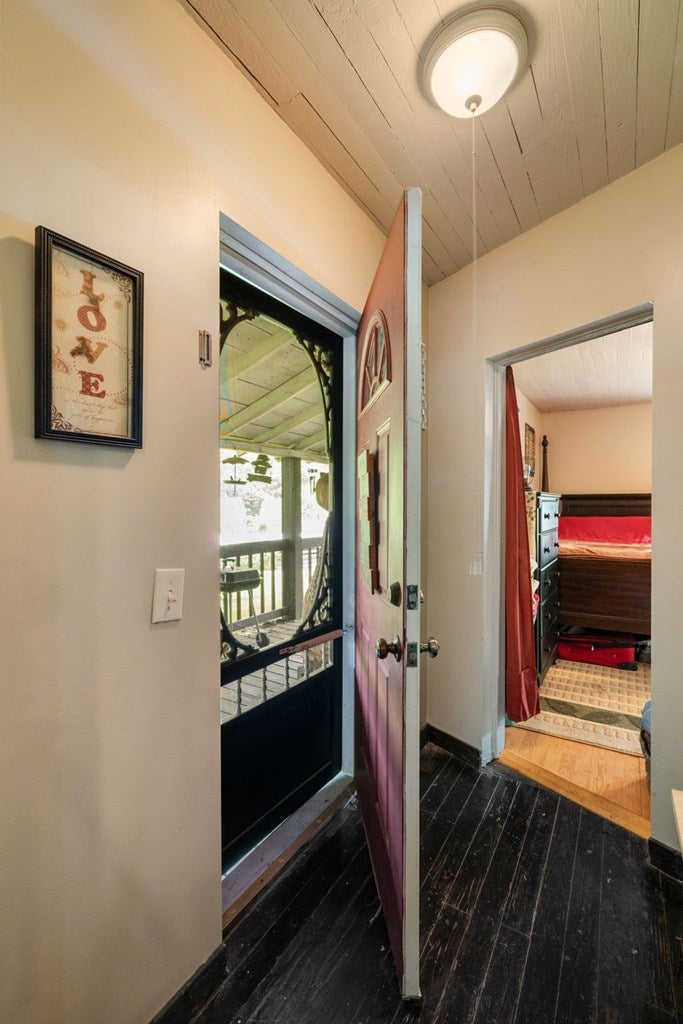 Ellijay, Georgia, 30536, United States, 3 Bedrooms Bedrooms, ,3 BathroomsBathrooms,Residential,Active,1953369