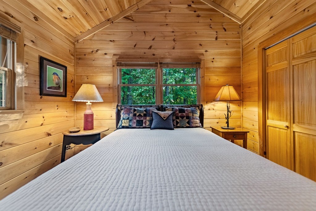 Mineral Bluff, Georgia, 30559, United States, 4 Bedrooms Bedrooms, ,4 BathroomsBathrooms,Residential,Active,1929467