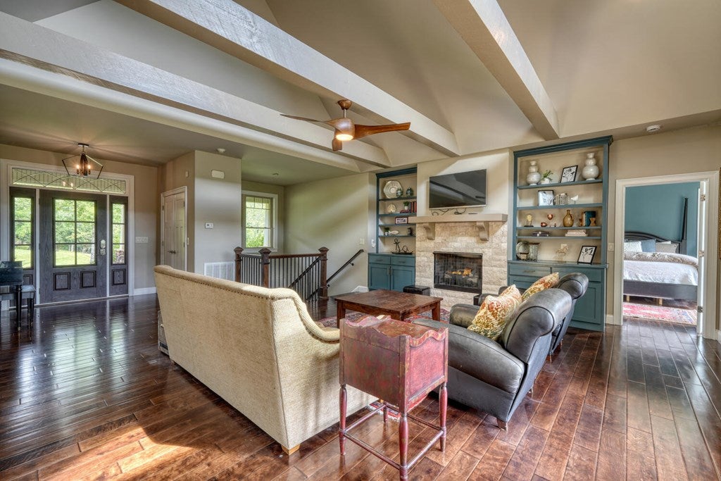 Blairsville, Georgia, 30512, United States, 4 Bedrooms Bedrooms, ,4 BathroomsBathrooms,Residential,Active,1850663