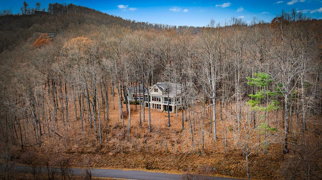 Murphy, North Carolina, 28906, United States, 5 Bedrooms Bedrooms, ,6 BathroomsBathrooms,Residential,Active,2000202