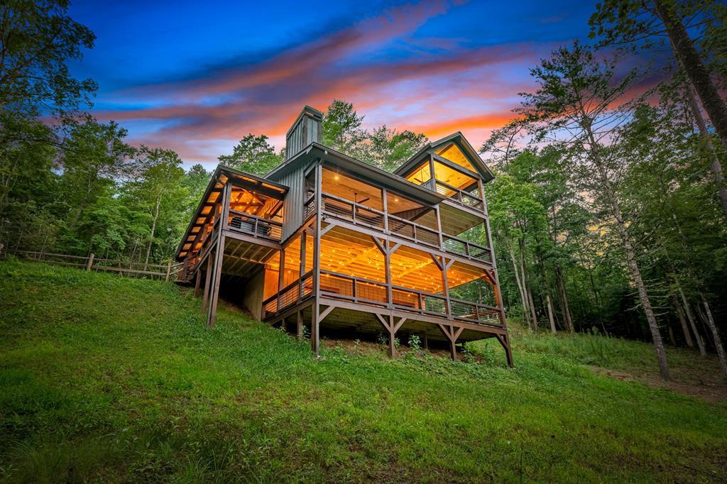 Blue Ridge, Georgia, 30513, United States, 3 Bedrooms Bedrooms, ,3 BathroomsBathrooms,Residential,Active,1849502