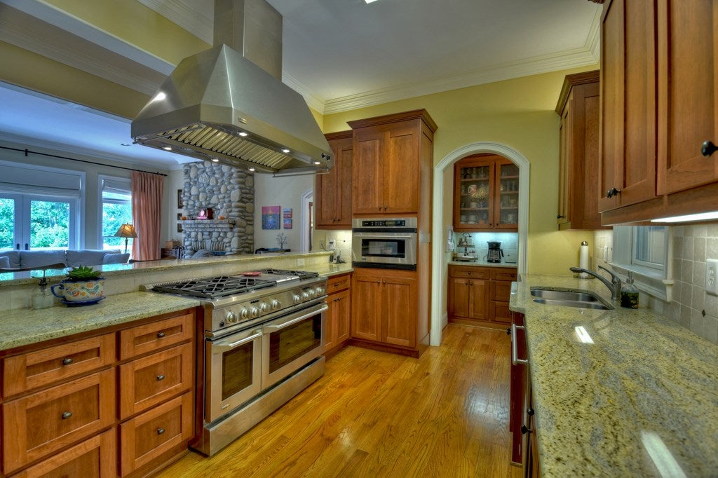 Ellijay, Georgia, 30536, United States, 6 Bedrooms Bedrooms, ,7 BathroomsBathrooms,Residential,Active,1790226
