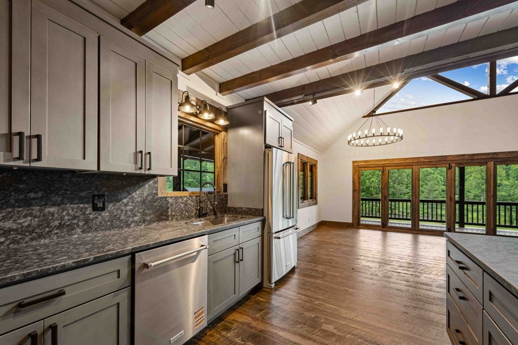 Blue Ridge, Georgia, 30513, United States, 3 Bedrooms Bedrooms, ,4 BathroomsBathrooms,Residential,Active,2008330