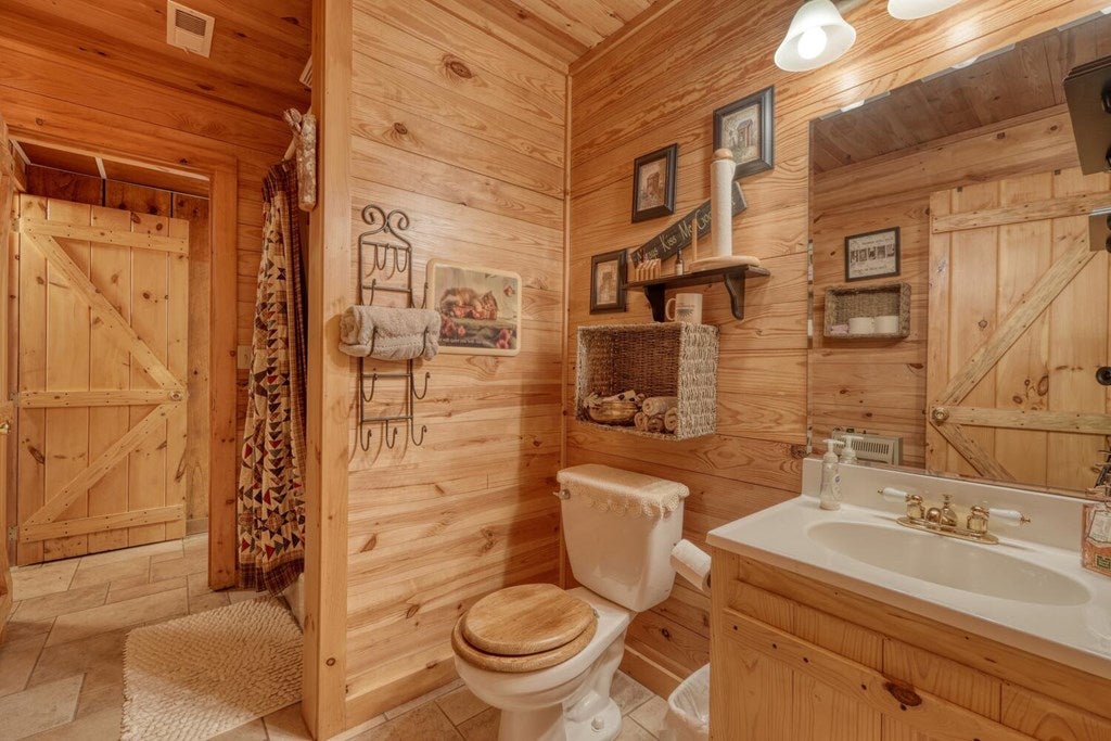 Blairsville, Georgia, 30512, United States, 3 Bedrooms Bedrooms, ,4 BathroomsBathrooms,Residential,Active,1877837