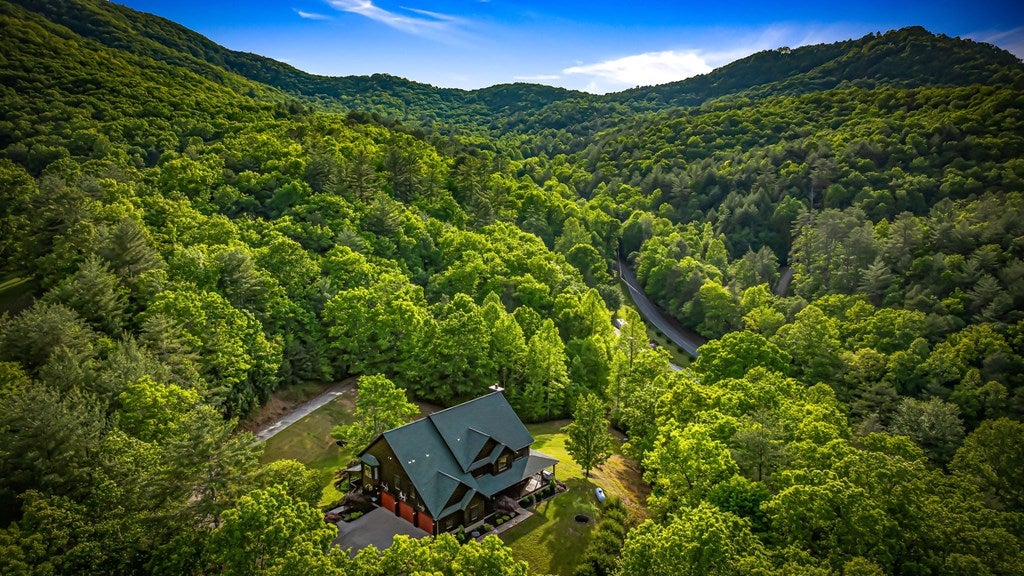Brasstown, North Carolina, 28902, United States, 4 Bedrooms Bedrooms, ,5 BathroomsBathrooms,Residential,Active,1810516
