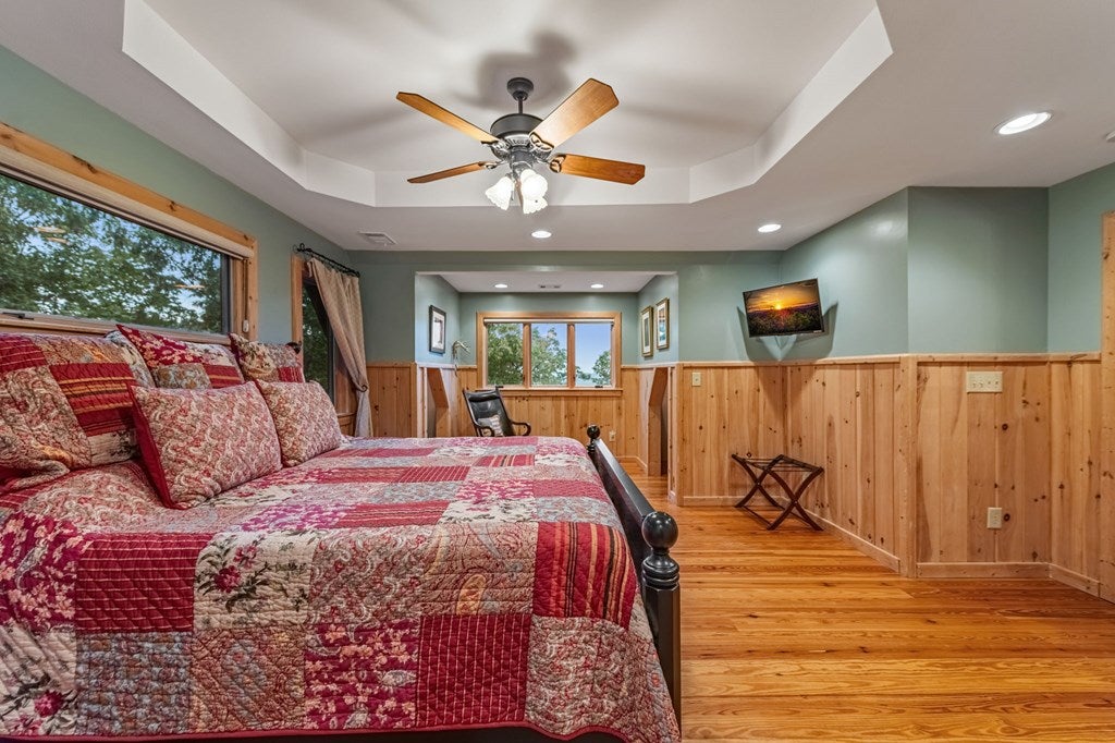 Morganton, Georgia, 30560, United States, 4 Bedrooms Bedrooms, ,5 BathroomsBathrooms,Residential,Active,1952626