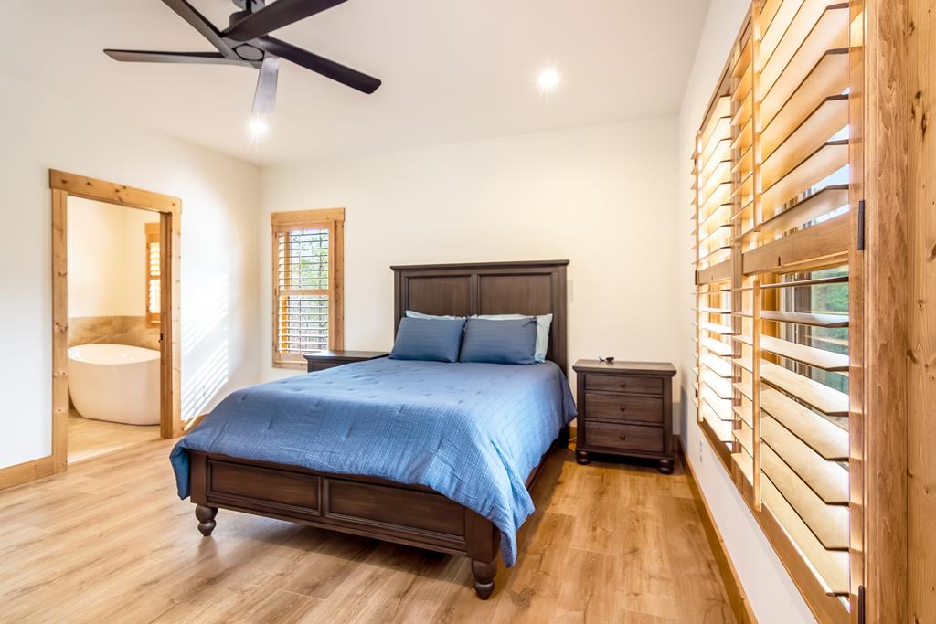 Talking Rock, Georgia, 30175, United States, 4 Bedrooms Bedrooms, ,3 BathroomsBathrooms,Residential,Active,2000224