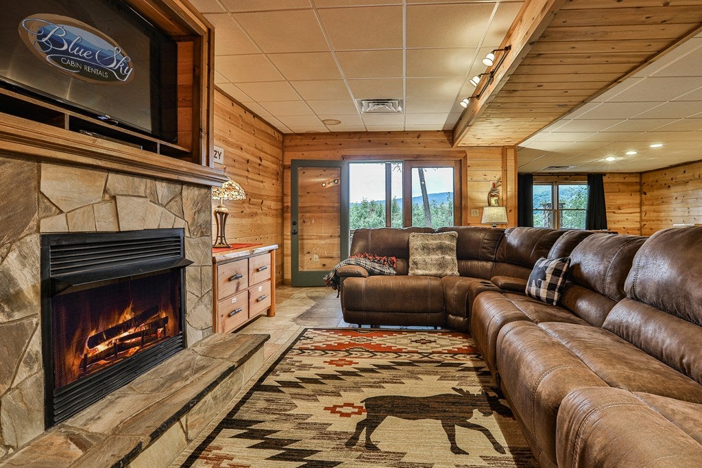 Blue Ridge, Georgia, 30513, United States, 4 Bedrooms Bedrooms, ,4 BathroomsBathrooms,Residential,Active,1998761