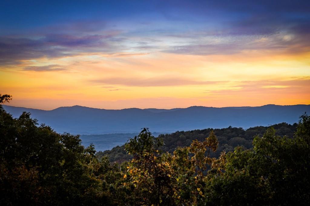 Ellijay, Georgia, 30536, United States, 5 Bedrooms Bedrooms, ,5 BathroomsBathrooms,Residential,Active,1973280