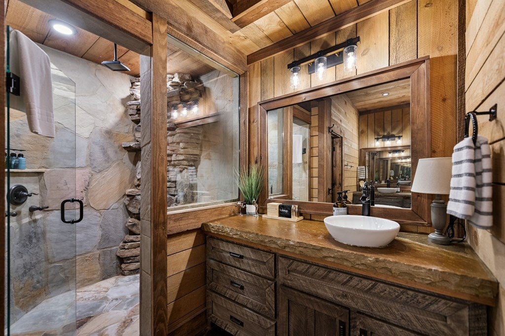 Blue Ridge, Georgia, 30513, United States, 3 Bedrooms Bedrooms, ,5 BathroomsBathrooms,Residential,Active,2007011