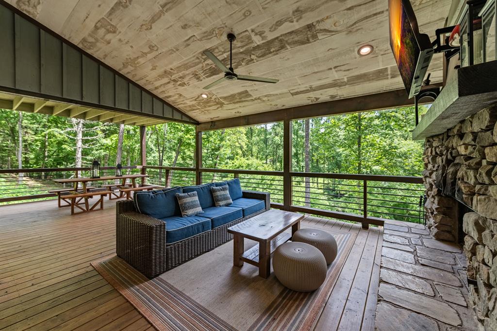 Blue Ridge, Georgia, 30513, United States, 3 Bedrooms Bedrooms, ,3 BathroomsBathrooms,Residential,Active,1849502