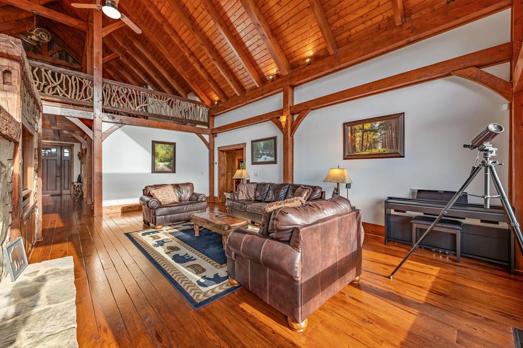 Ellijay, Georgia, 30536, United States, 5 Bedrooms Bedrooms, ,5 BathroomsBathrooms,Residential,Active,1973280