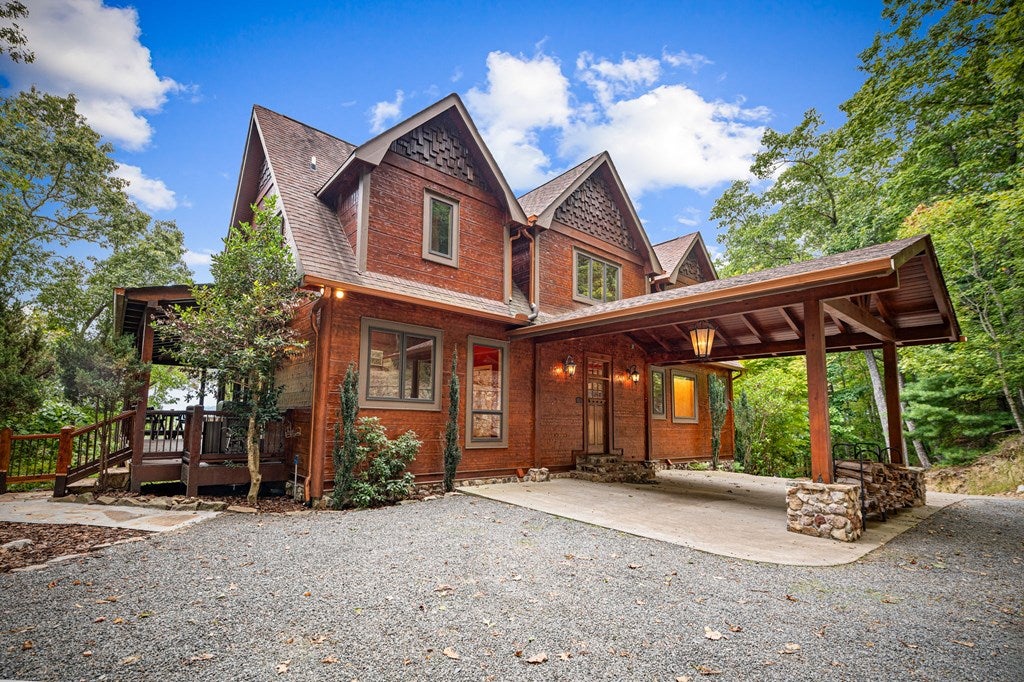 Morganton, Georgia, 30560, United States, 4 Bedrooms Bedrooms, ,5 BathroomsBathrooms,Residential,Active,1952626