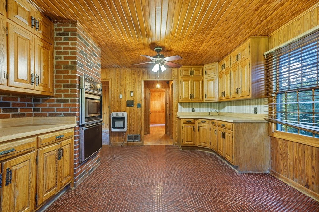 Ellijay, Georgia, 30540, United States, 4 Bedrooms Bedrooms, ,4 BathroomsBathrooms,Residential,Active,1954327
