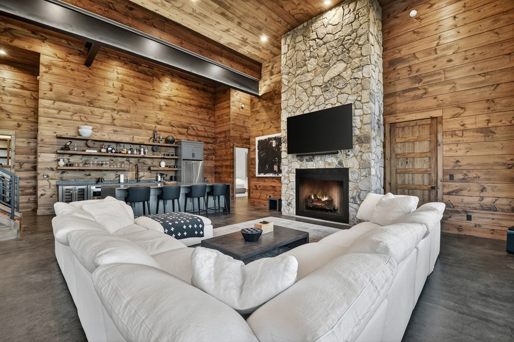 Blue Ridge, Georgia, 30513, United States, 5 Bedrooms Bedrooms, ,6 BathroomsBathrooms,Residential,Active,2017447