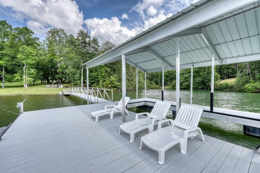 Blairsville, Georgia, 30512, United States, 4 Bedrooms Bedrooms, ,4 BathroomsBathrooms,Residential,Active,1850663