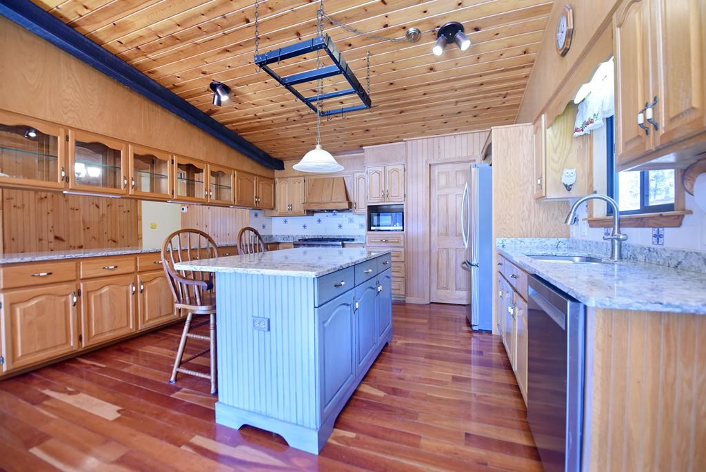 Blairsville, Georgia, 30512, United States, 3 Bedrooms Bedrooms, ,3 BathroomsBathrooms,Residential,Active,2009171