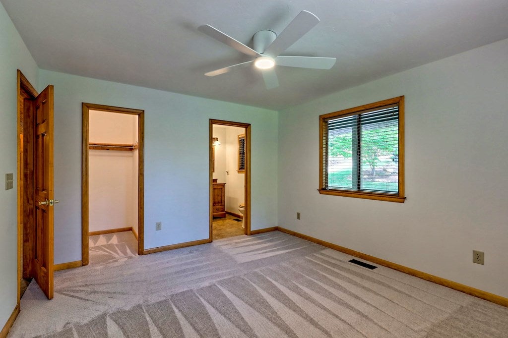 Hiawassee, Georgia, 30546, United States, 3 Bedrooms Bedrooms, ,3 BathroomsBathrooms,Residential,Active,1790158