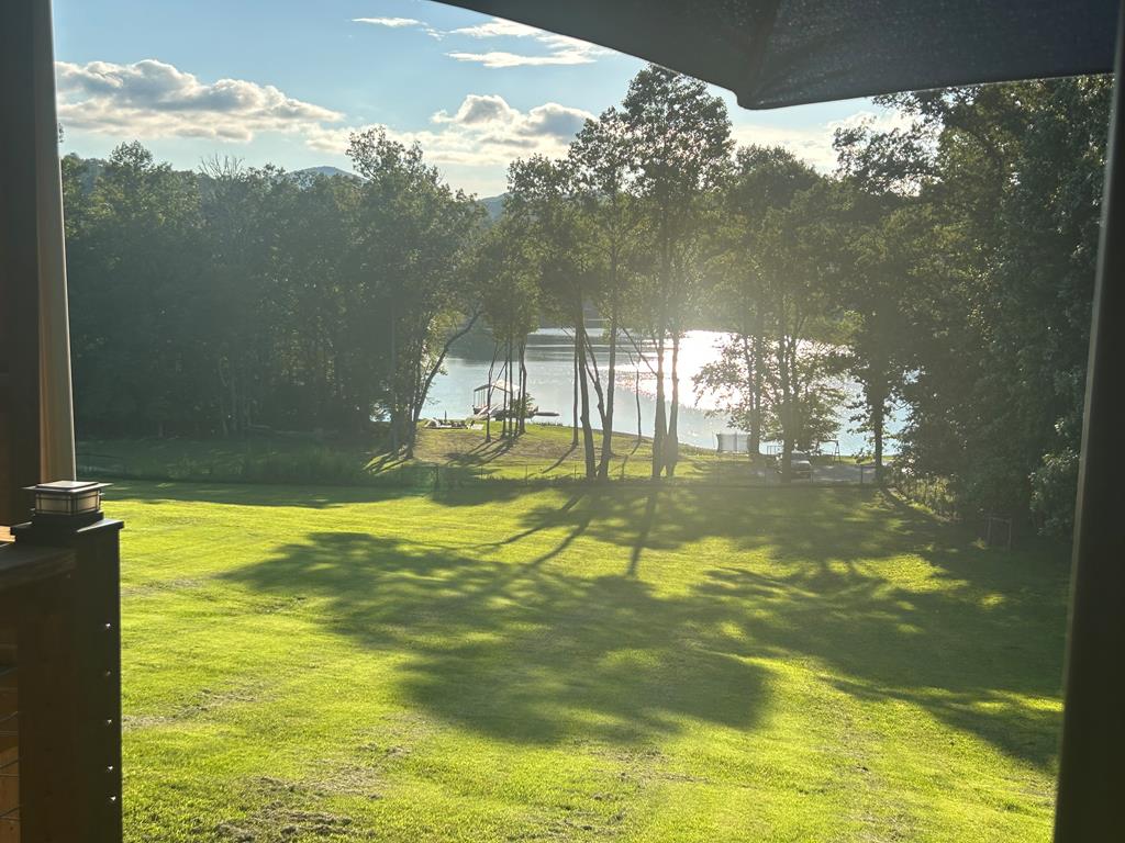 Blairsville, Georgia, 30512, United States, 4 Bedrooms Bedrooms, ,4 BathroomsBathrooms,Residential,Active,1850663