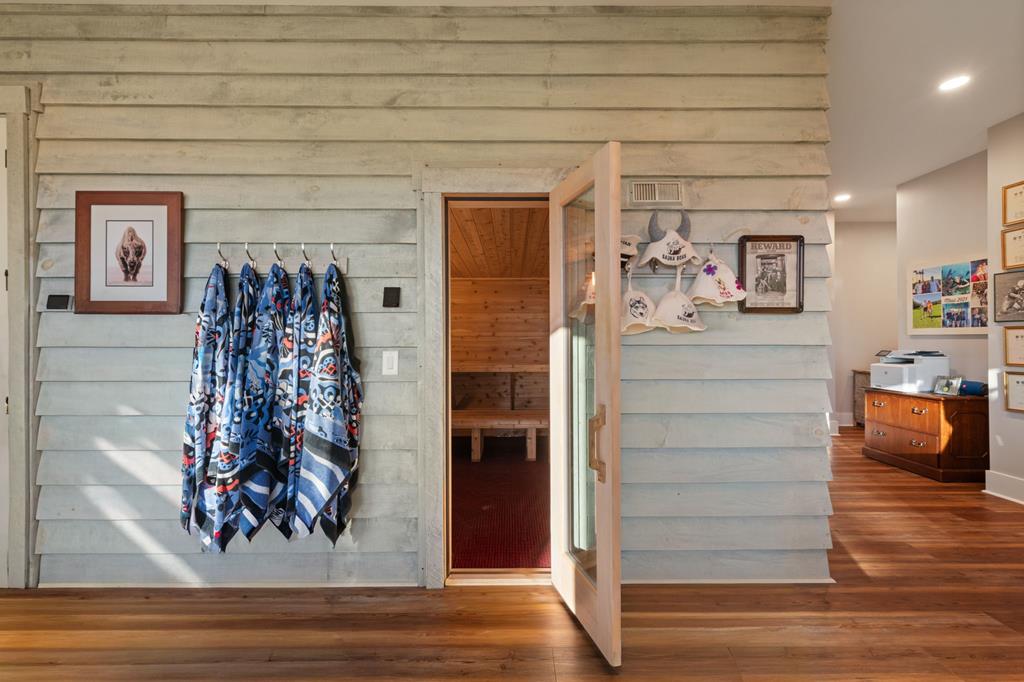 Ellijay, Georgia, 30536, United States, 3 Bedrooms Bedrooms, ,4 BathroomsBathrooms,Residential,Active,1968120